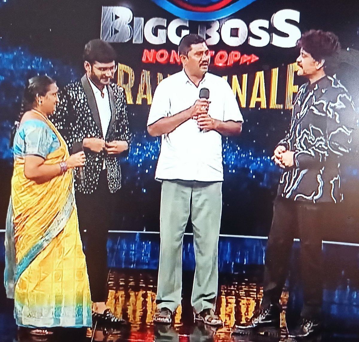 kimMaWA2022's tweet photo. Happiness = infinity

#BiggBossNonStop https://t.co/wRnTOMcSpp