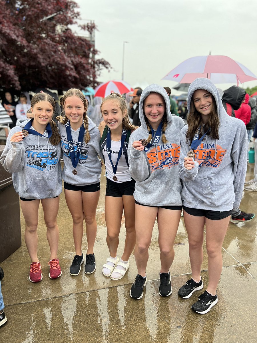 Thomas_XC_TF's tweet photo. First time @AHSD25Thomas has medaled in a relay!!! 4th in State in the 8G 4x200m. https://t.co/8wHJHImEpK