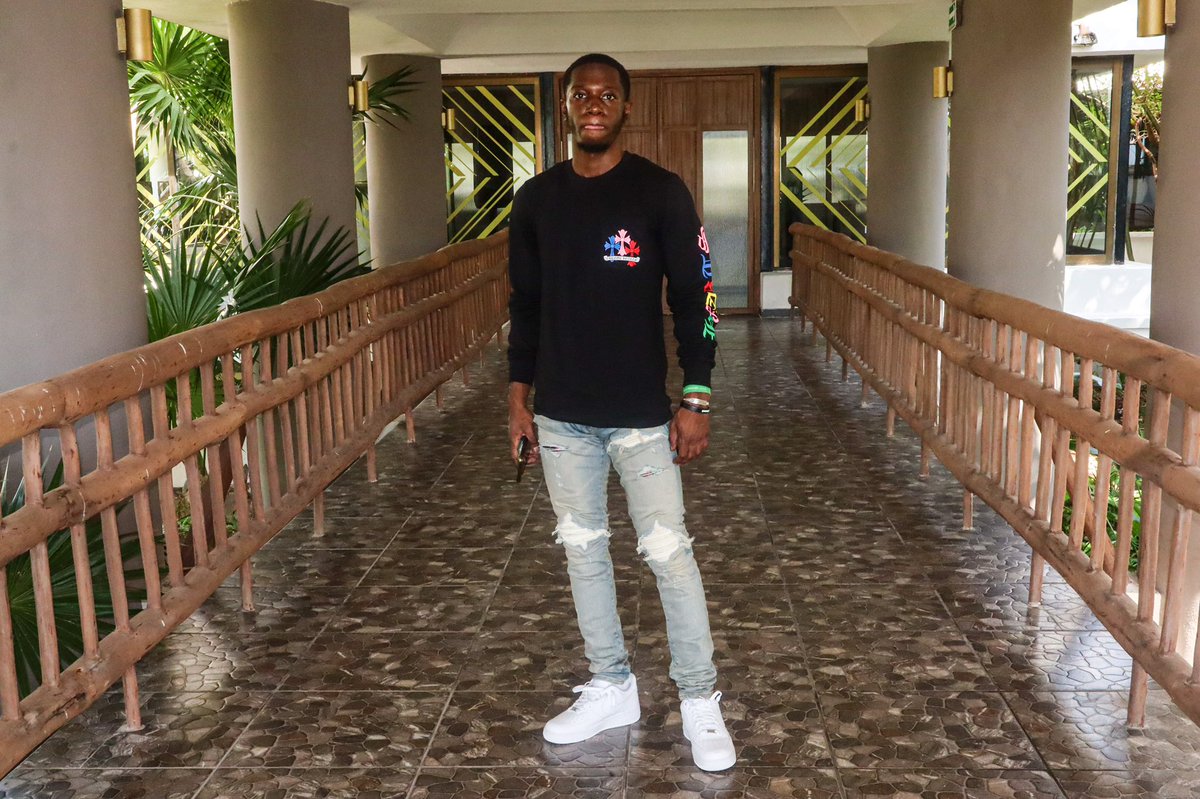 ibrahimd7's tweet photo. Chrome Hearts with crosses and we don’t even believe in that https://t.co/dpjo3RM6HH