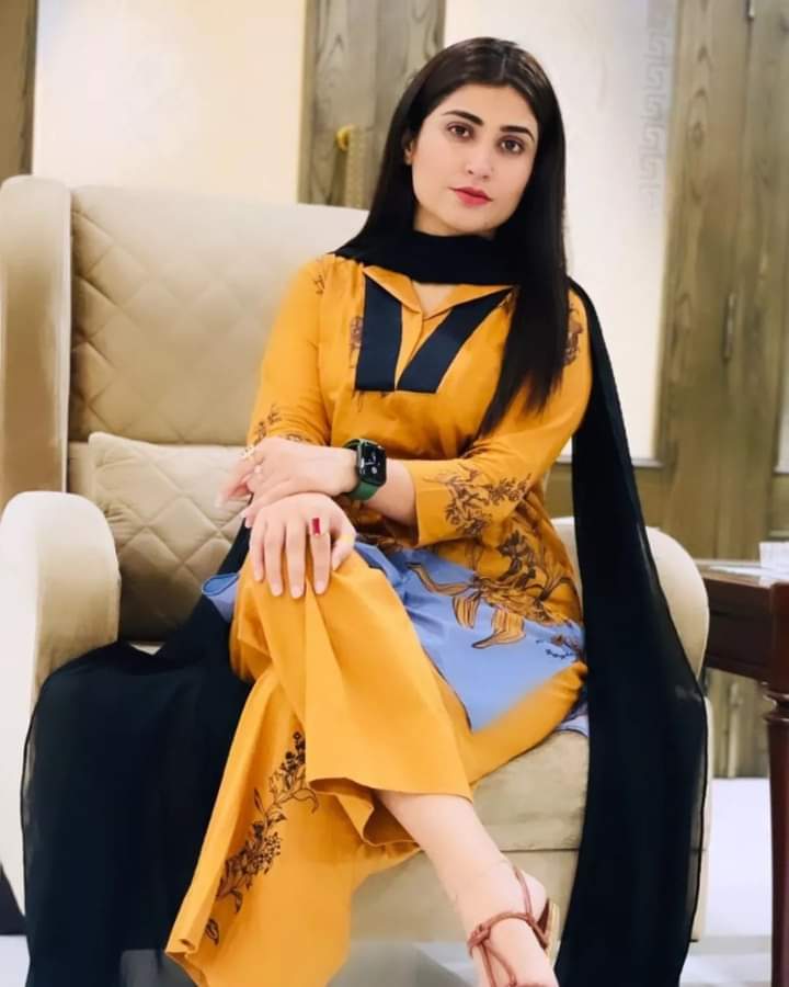 zoi_hashmi's tweet photo. *تم بن نہیں کوئی ہمارا* 💔

 *اس بات کا فائدہ اُٹھاتے ہو نا*🔥🔥🔥🔥 https://t.co/tY574V5qYD