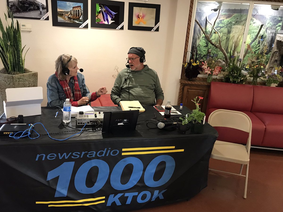 FriendsofWRG's tweet photo. Live at the #WillRogersGardens Garden Fest - #KTOK radio’s Garden Party show! https://t.co/RcQCD11Oay