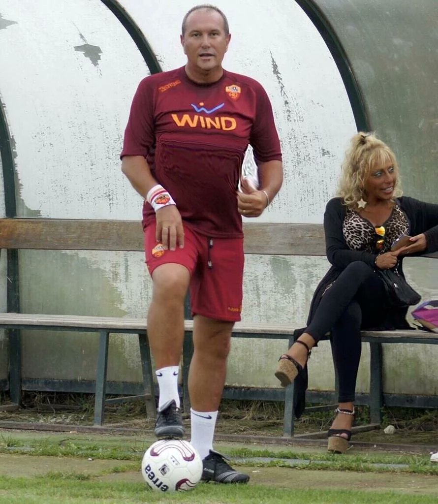 Riccardoproiet6's tweet photo. Calcio... che passione! ⚽️❤️ 
E la cosa bella... è che ci sarà sempre una prossima stagione! 😉👍
#calcio #passione
#football #sport #ilcalcioédichiloama #ilcalcioévita #ilcalcioéstoria #WeAreCalcio @DianaStefani3 @CZampa_official @TovalieriSandro https://t.co/yqLydGupDD