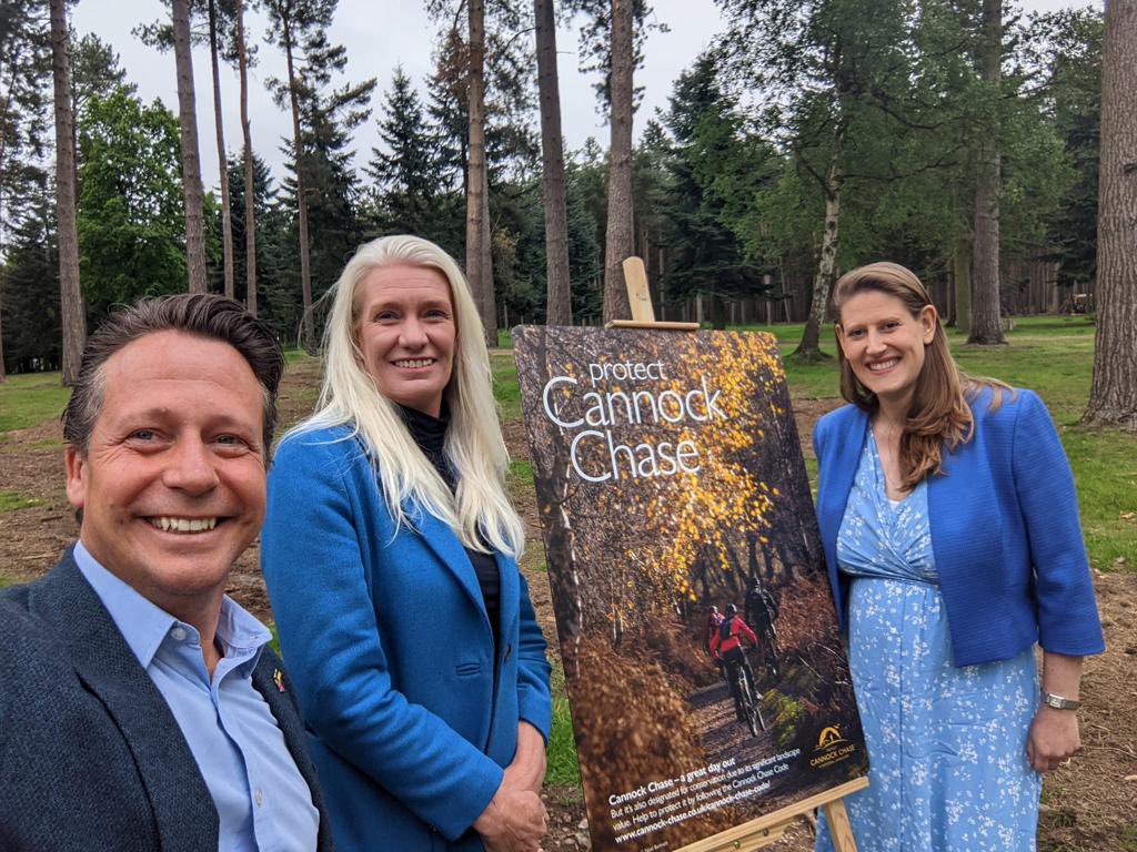 amandamilling's tweet photo. 🚵‍♂️Great to attend the official opening of @ForestryEngland new mountain bike trails 
and fantastic new facilities for kids on the ‘Pedal and Play trail’ in Cannock Chase with Sports Minister @huddlestonnigel and @theodoraclarke https://t.co/qaHHtdP7xl
