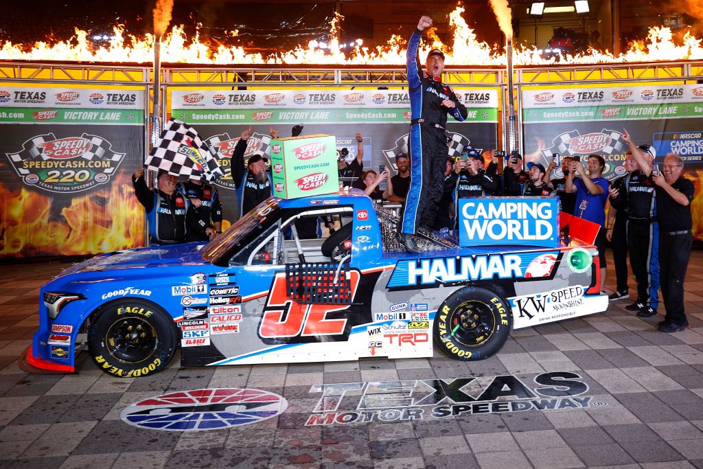 Thanks to everyone for reaching out on our win last night in Texas!!! Tonight we’ll be back on dirt at Fonda Speedway! <a href="/TXMotorSpeedway/">Texas Motor Speedway</a> <a href="/NASCAR/">NASCAR</a> <a href="/NASCAR_Trucks/">NASCAR CRAFTSMAN Trucks</a>