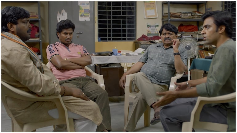 Being_sarcaster's tweet photo. Me and my frnds discussing about
Engineering ke bad thela kis chiz ka lagana hai
#PanchayatSeason2 https://t.co/QhAgZ6GUL3