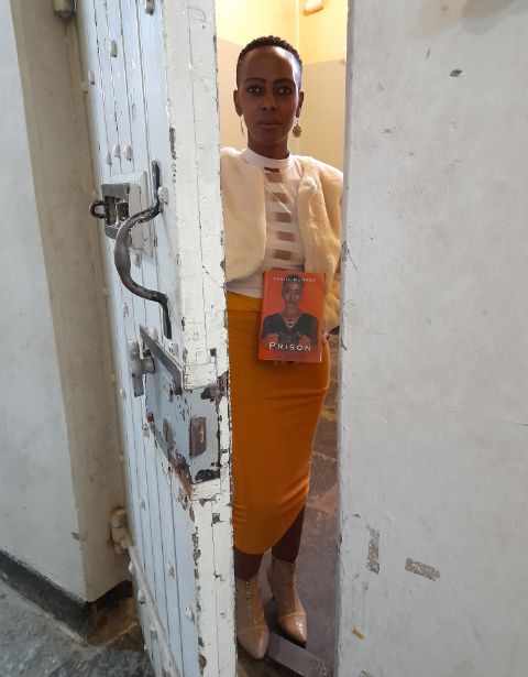 CharismaticTM's tweet photo. #SBBookFair
Stage 4
Are you a prisoner of love?
Are you trapped in a toxic relationship?
Are you insisting on staying where you're no longer needed?
Are you hungry for life lessons?
Walk out of that prison.
Get yourself a copy of Prison Love @ExclusiveBooks & Lifestyle Books https://t.co/knd7Id6OsN