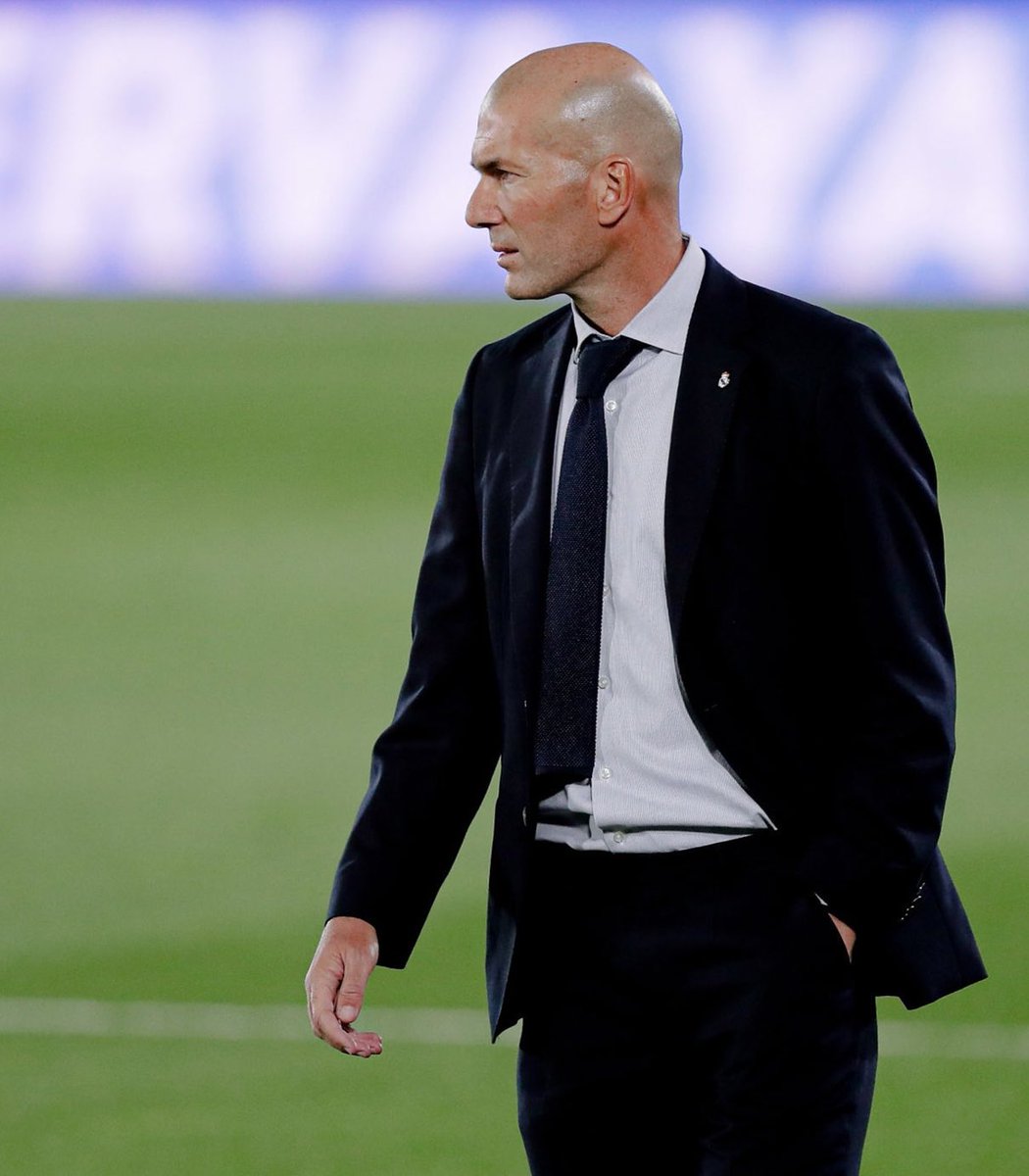 DeadlineDayLive's tweet image. 🚨 Zinedine Zidane is favorite to replace Mauricio Pochettino on the PSG bench. 

(Source: @LaurensJulien)