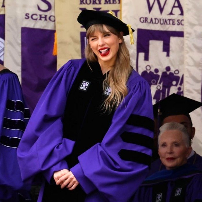 hushmirrorball's tweet photo. I hope doctor taylor swift is having a good day tody https://t.co/UFhWZmmMrr