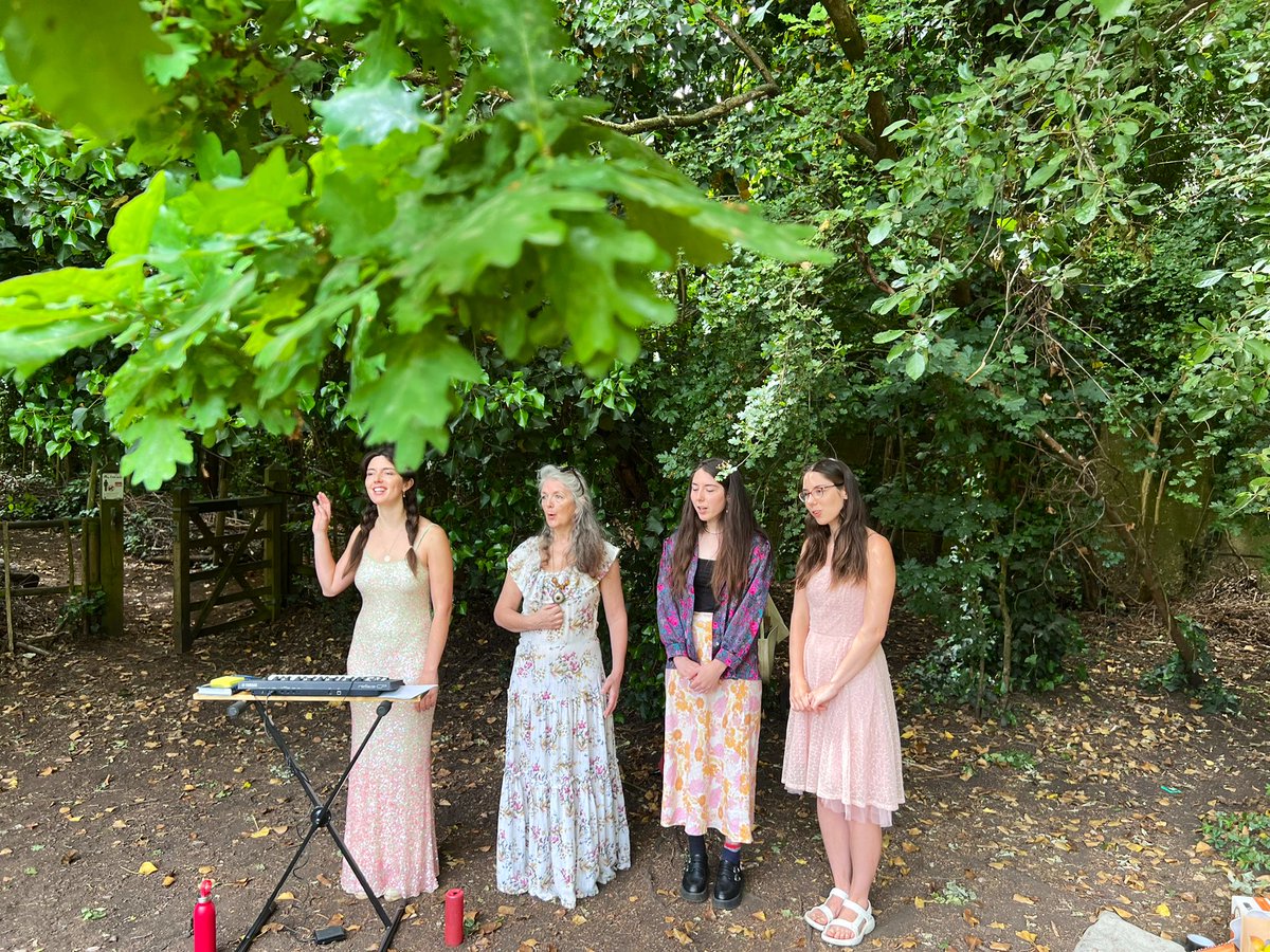 TiCLme's tweet photo. So we listened to @phoebecoco and family sing their #TreeSong under the oak, ash and thorn in Gillespie Park today.
Simply beautiful! Thank you @UrbanTreeFest @IslingtonBC
Let’s do more of this #UrbanTreeFestival https://t.co/ExCPiHUqte