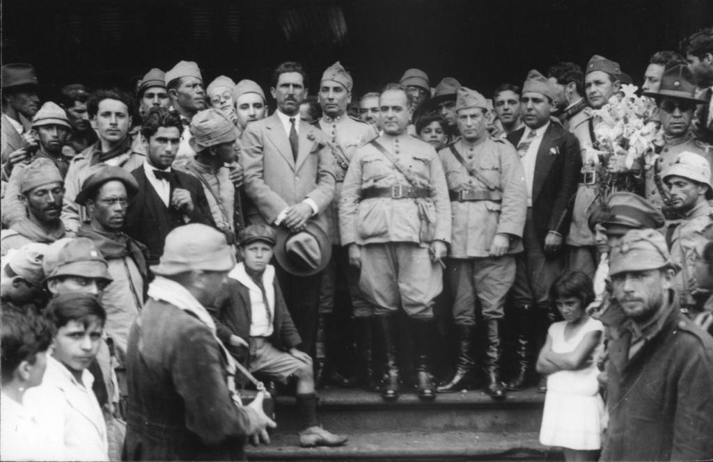 ValmirFrias's tweet photo. A "Era Vargas" começou com a Revolução de 1930...

Acesse o artigo "A 'Era Vargas': os vários governos de Getúlio..." no blog HISTÉRICA HISTÓRIA:

https://t.co/5BGQNJTiZn

#revolucaode32 #revoluçãode30 #getuliovargas #mmdc #eravargas #historia  #históriadobrasil #brasilhistoria https://t.co/fXo3ntfDQu