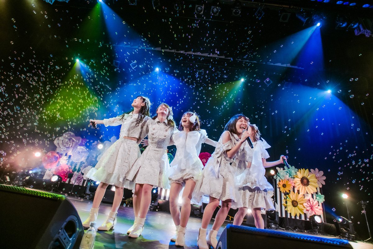 0923_KJ's tweet photo. デビュー当初は彼女たちに
伝えたい想いがあって接していたけど
ある日から彼女たちの姿を見ると
自分の未熟さと彼女たちの偉大さを
感じて尊敬する想いに変わってた

自分も自分らしく生きてみたいと思うようになってた

最後にみんなで「だな〜」言えたし
８年間ほんとにありがと
We are notall https://t.co/DYBMXNbGkS
