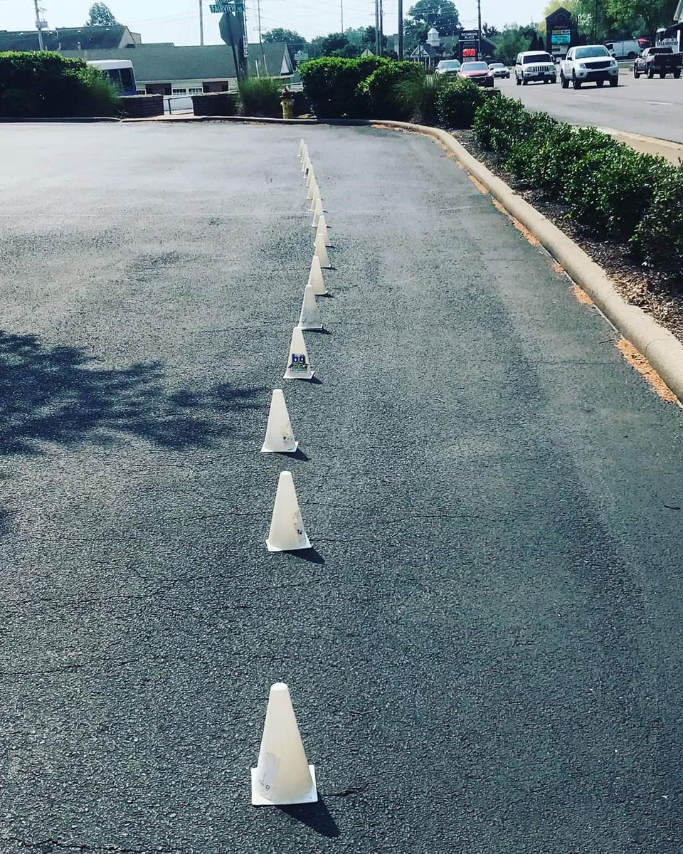 From 10-2pm today, <a href="/pfolker/">Patrick Folker</a> is hosting a run clinic! Stop by and chat with Patrick about running tips and tricks.

#bg262 #therunnerslounge #tipsandtricks