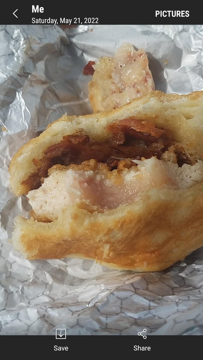 DaOutSpkn1's tweet photo. @Wendys y’all stores in Crestview Florida really needs new management they out here serving raw chicken 🤮 https://t.co/NlcUoZ3BuK