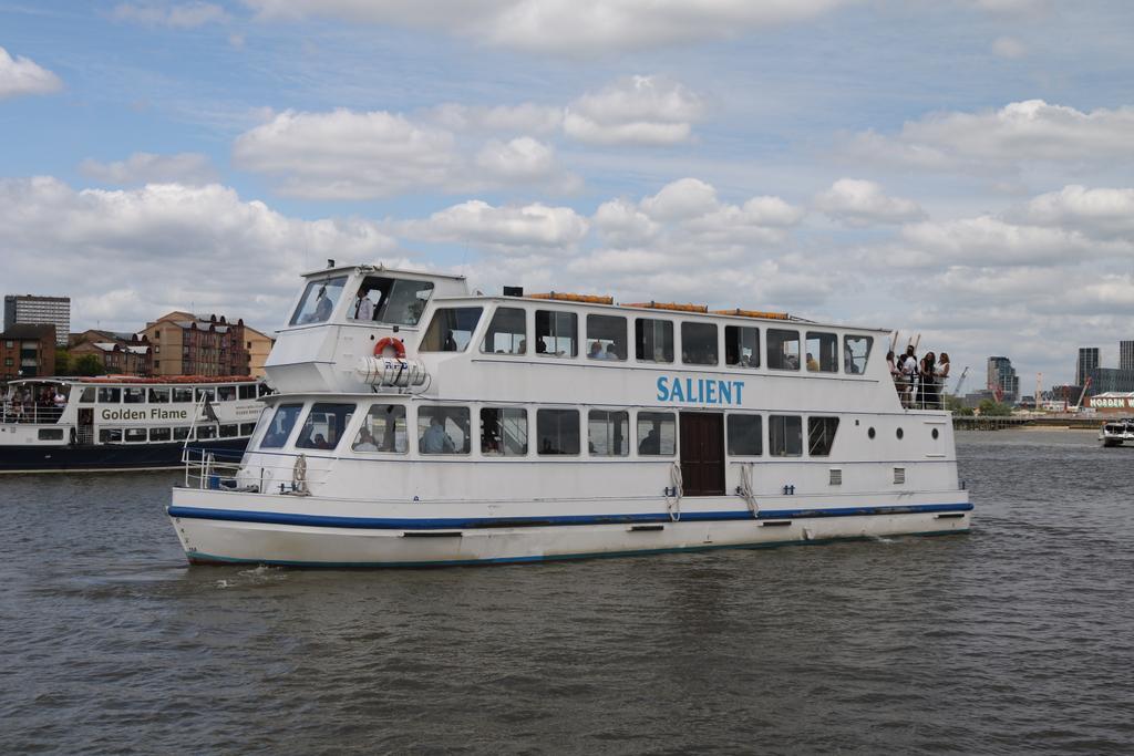 Thames Barge Driving tweet media