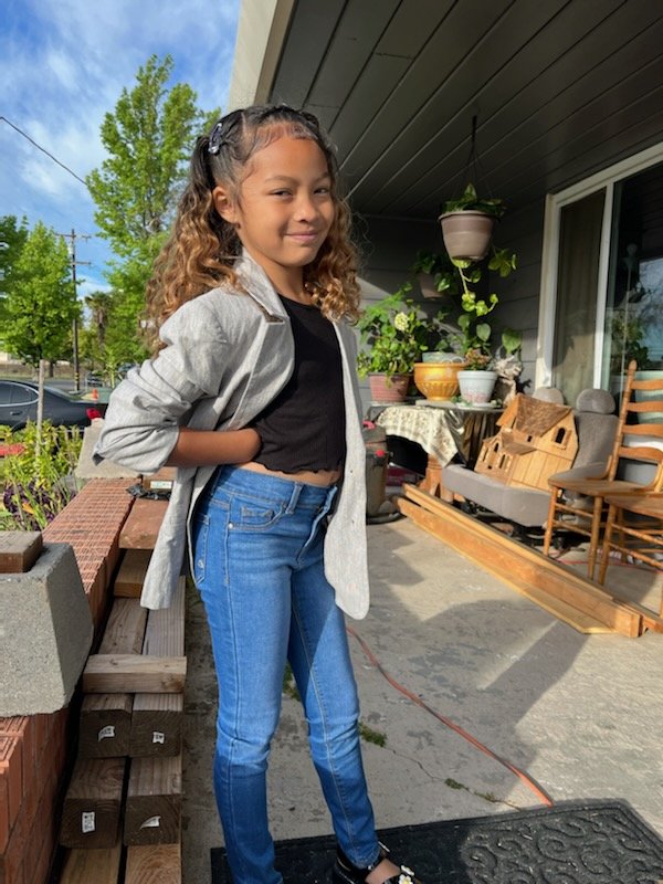 M_McFlyerThanU's tweet photo. Khionii gets to kick it with her Granny this weekend. "Daddy take the pictures plz my drip is nice today" ugh.... I'm screwed going forward I'm already knowing 😭😂.
And give me my props on the hair too! 😂
#MiniAndMe https://t.co/2bt7Bxxyt5