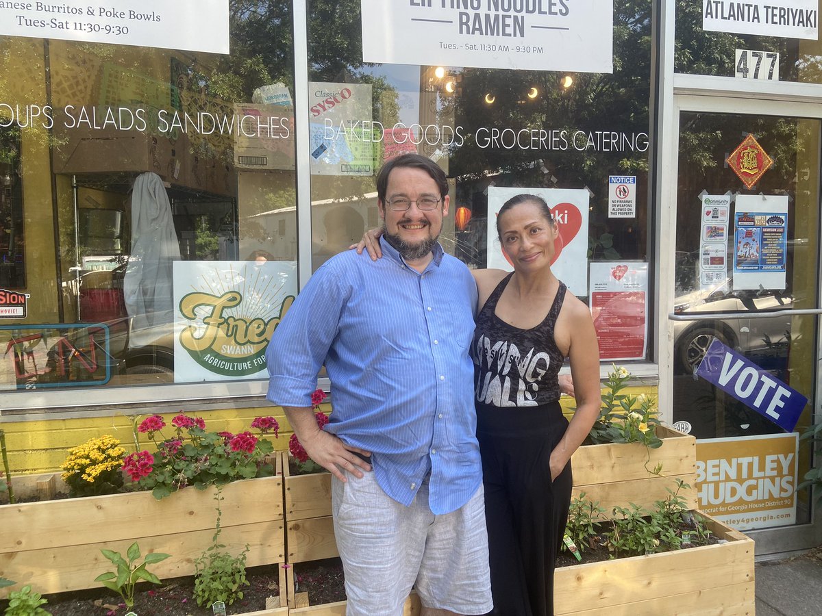FredForGeorgia's tweet photo. Thankful for the support of @wesukisukieav &amp; Qommunity founder Q! She’s the undisputed Queen of bahn mi &amp; pho, and she also is a neighborhood leader who builds community through food. She epitomizes the message of #AgricultureForAll. #gapol https://t.co/biPm30PoBj