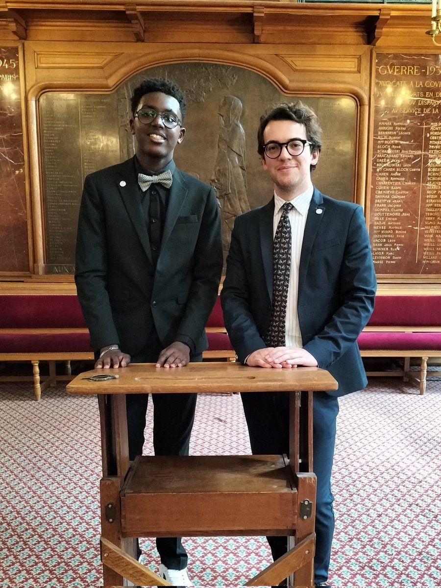 Hip Hip Hip ! Hourra ! Notre Champion Souleyman de <a href="/3e_cinc/">La 3è CINC</a> au <a href="/ClgEdouard/">Clg Edouard Vaillant</a> remporte brillamment le grand Concours d'éloquence 2022 dans le cadre de la mission probono du cabinet <a href="/DS_AVOCATS/">DS Avocats</a>. Il n'est pas Superman, il n'est que Souleyman, et ça nous convient très bien. 💪🔥🦉🥇🏆