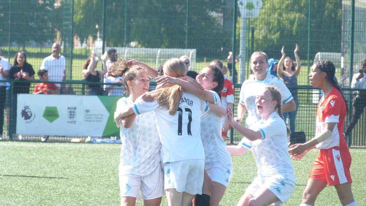 LC_Lionesses's tweet photo. This time last week our U18's signed off their season in style! 🏆🏆🏆
#YoungPride 🦁 https://t.co/o11GOsw08k