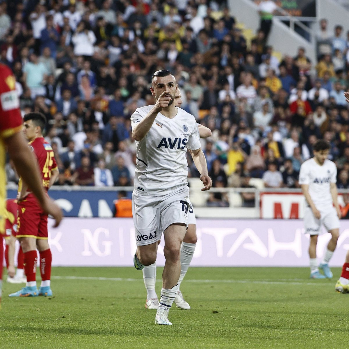 Sarı kırmızıyı görünce dayanamayan Fenerbahçe adamlığı 😁