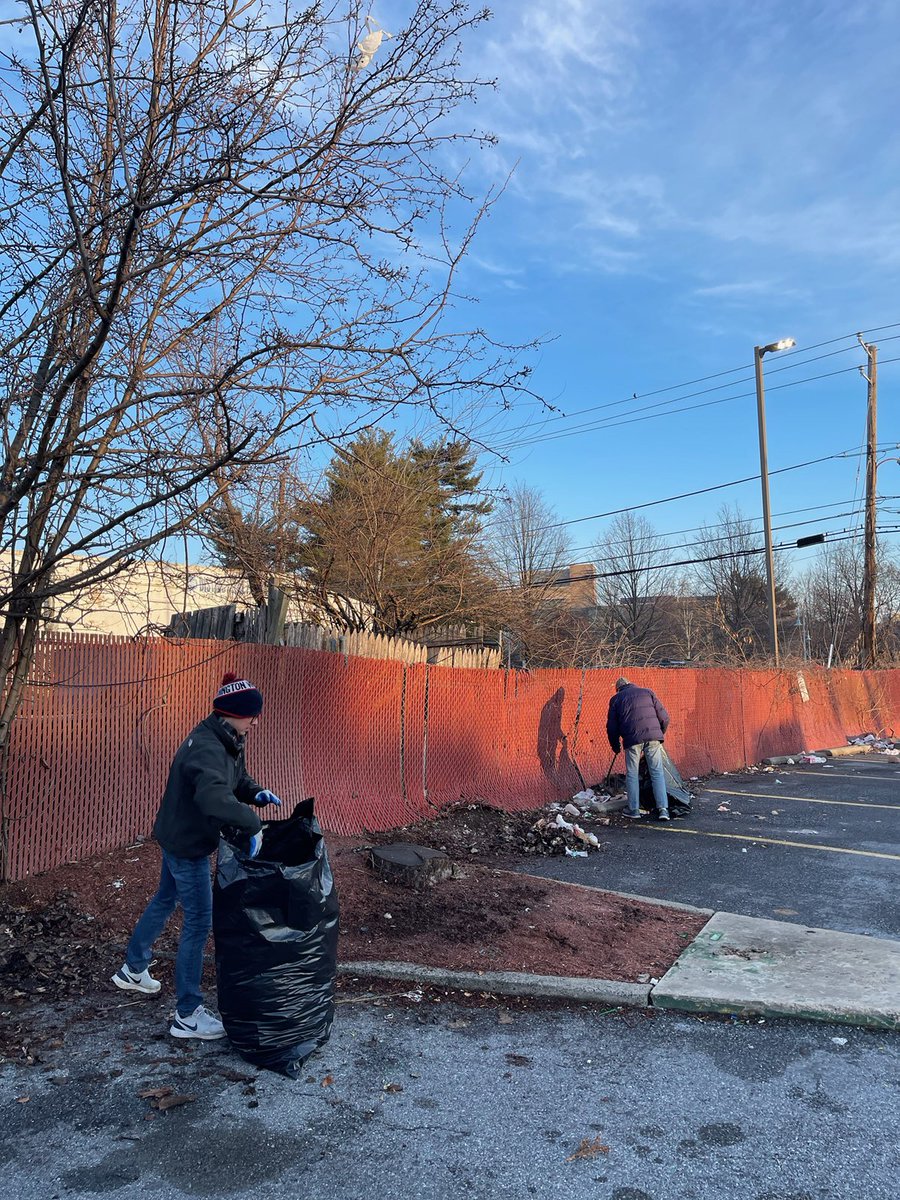 SPCADC's tweet photo. @tacobellcare A call was made to customer care and a community leader spoke with "Courtney." The condition @ 7720 Blair Rd, Silver Spring, MD. Neighbors had to clean the parking lot b/c the owners didn't do i!  We would like a clean community!  Please message us.  Thank you! https://t.co/uzEUQL7C2A