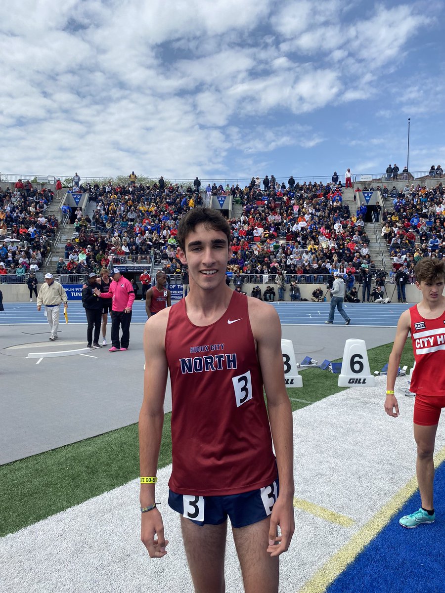 Sioux City North goes 1-2 in the 4A 800m as junior Gabe Nash crosses the finish line ahead of his teammate in 1:53.14 to take home the state title 🏆