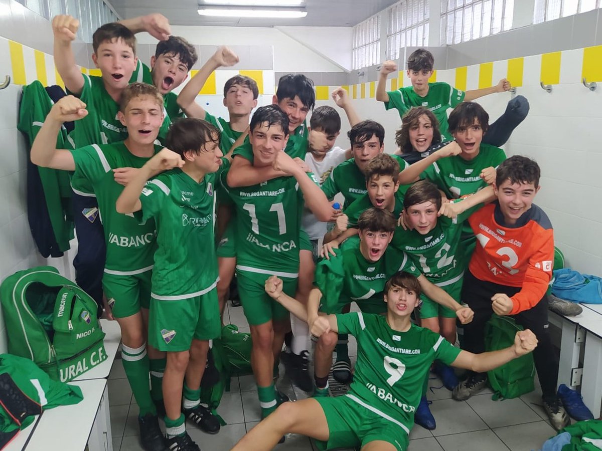 UralEspanol's tweet photo. #InfantilLG #FaseAscensoDH
Victoria importantísima del #UralEspañolCF 4
More⚽
Camba ⚽
Isma⚽
P.P⚽
@BerganFC 1
Que nos vale para ascender y jugar el próximo año en DH!!!
Vamooos Uraaaal!!Grande equipo!!
#greenpower #somosverdes
#somosDH https://t.co/8ueunyj9IL