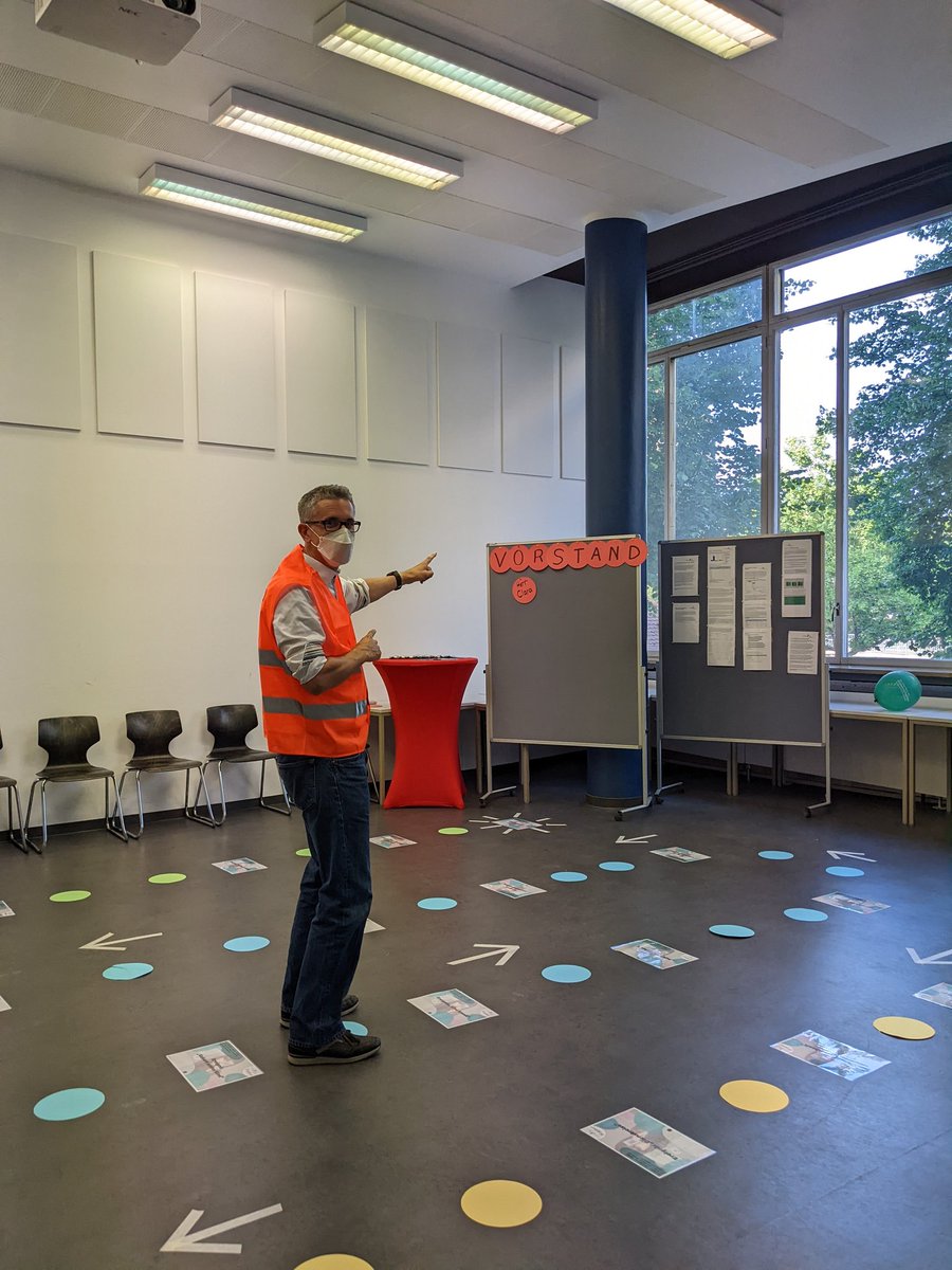 Playing the "Game of Life" at the #lndw <a href="/FAUWiSo/">FAU WiSo</a>, wanna see how gender influences a carrer join us tonight and play the game, thanks to <a href="/Nbg_Resolution/">ErfolgsfaktorFRAU</a> for putting this together, very nice experience