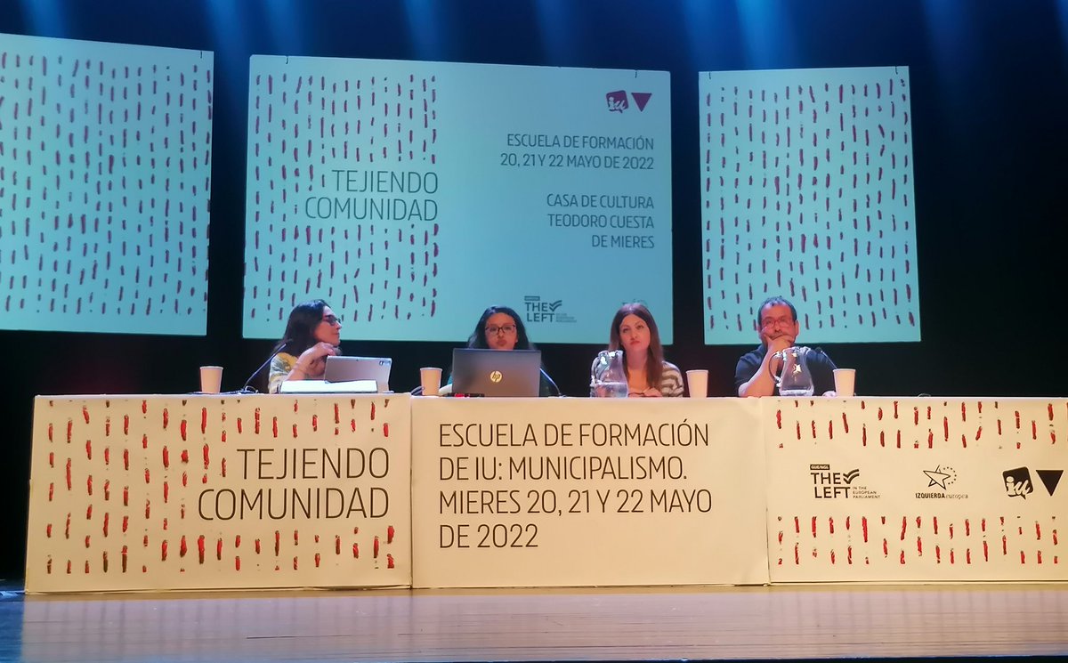 IsabelVallesG's tweet photo. 🏛️Seguimos con la mesa " Recursos para hacer políticas en favor de la mayoría social" con @abrazopartio y @sirarego , Juan Ramón Crespo y Marga Guerrero! 
#TejiendoComunidad #loquecompartimos https://t.co/8ZkUog7KxV