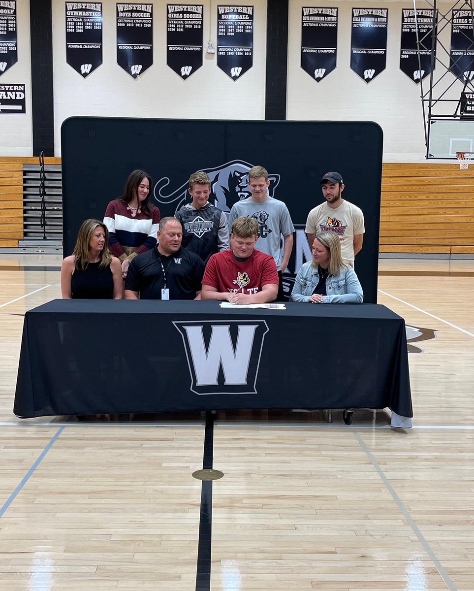 IUKXCTF's tweet photo. 🔥COMMITTED🔥 Congratulations to Rhett Berryman from Western HS for signing his letter of intent to continue his throwing career here at at IUK! Welcome aboard⚓️ https://t.co/QfO1oKDVnh