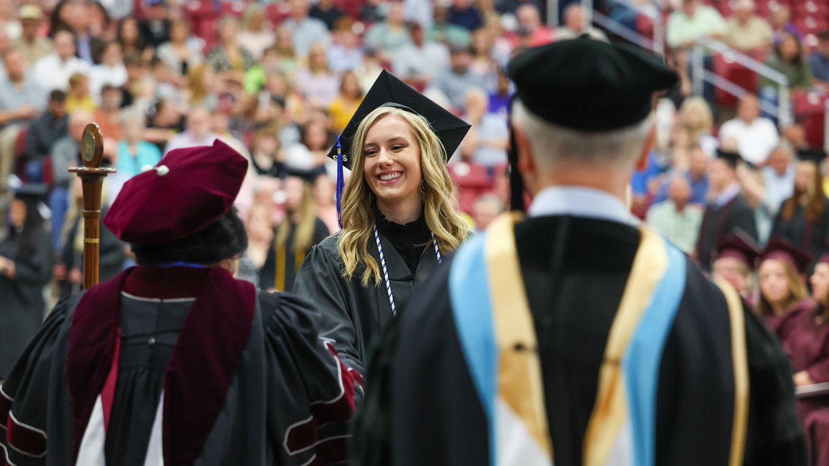 ClifSmart's tweet photo. #grizzgrad photos per @JesseScheve. https://t.co/PJrPikKnUw