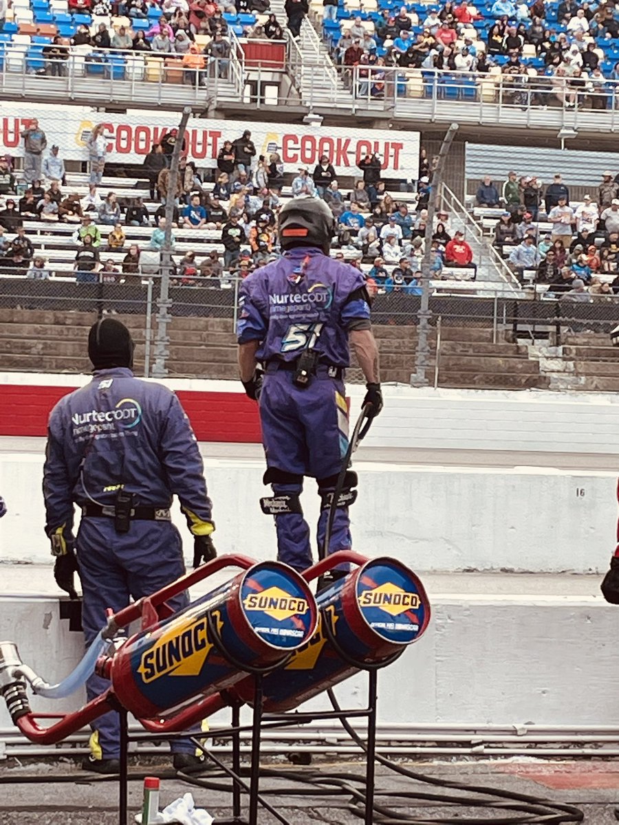 UttKelly's tweet photo. Darlington Raceway for Mothers Day. Proud momma to this rear tire changer @SSchlotterback https://t.co/3p7QMqThNG