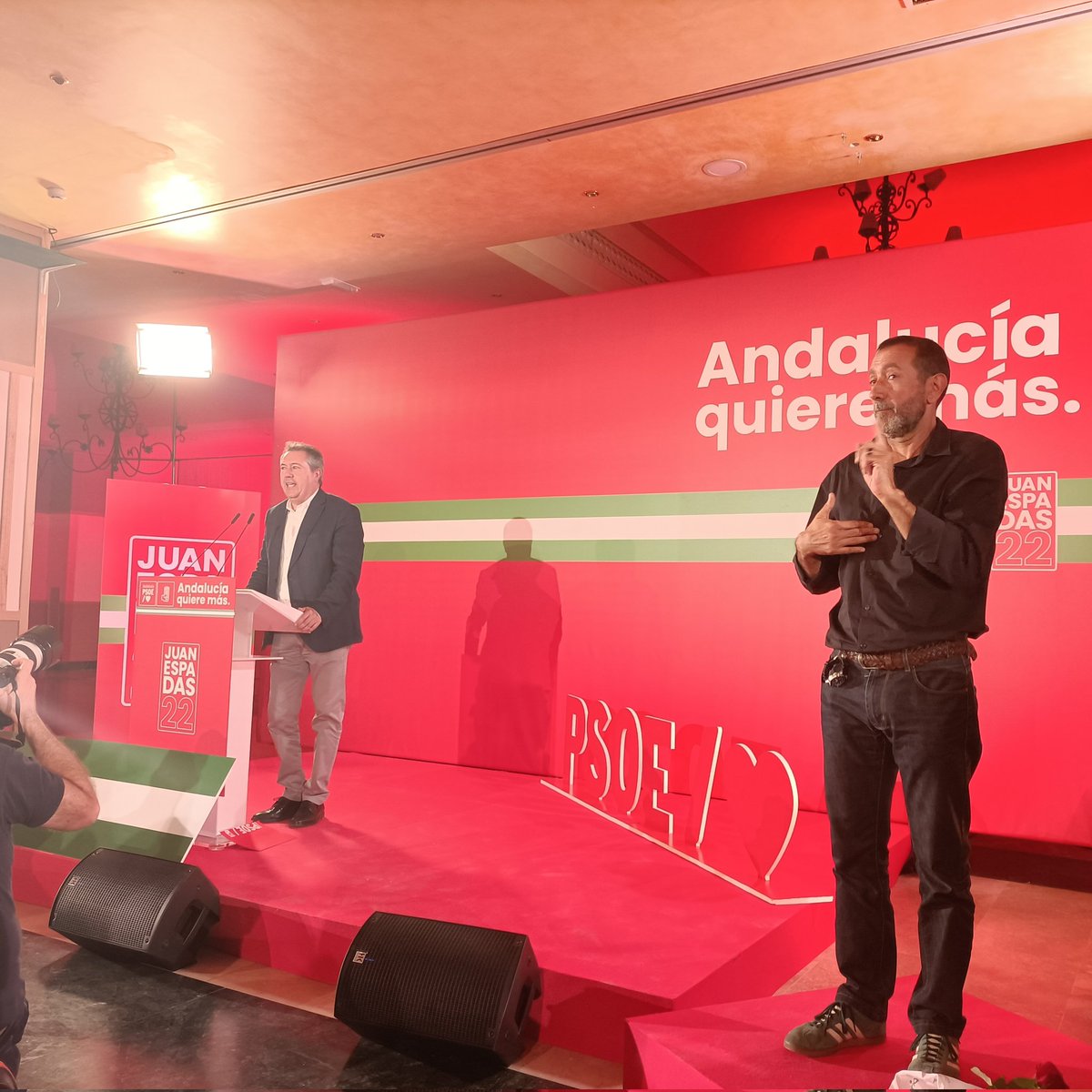 EstherRamallo's tweet photo. Comienza la precampaña fundamental que todos los grupos políticos tenga en cuenta la accesibilidad poniendo un #interpretesignos en los actos, mitin, y escuchen a la ciudadanía #PersonasSordas . https://t.co/SQWjiyB3mb