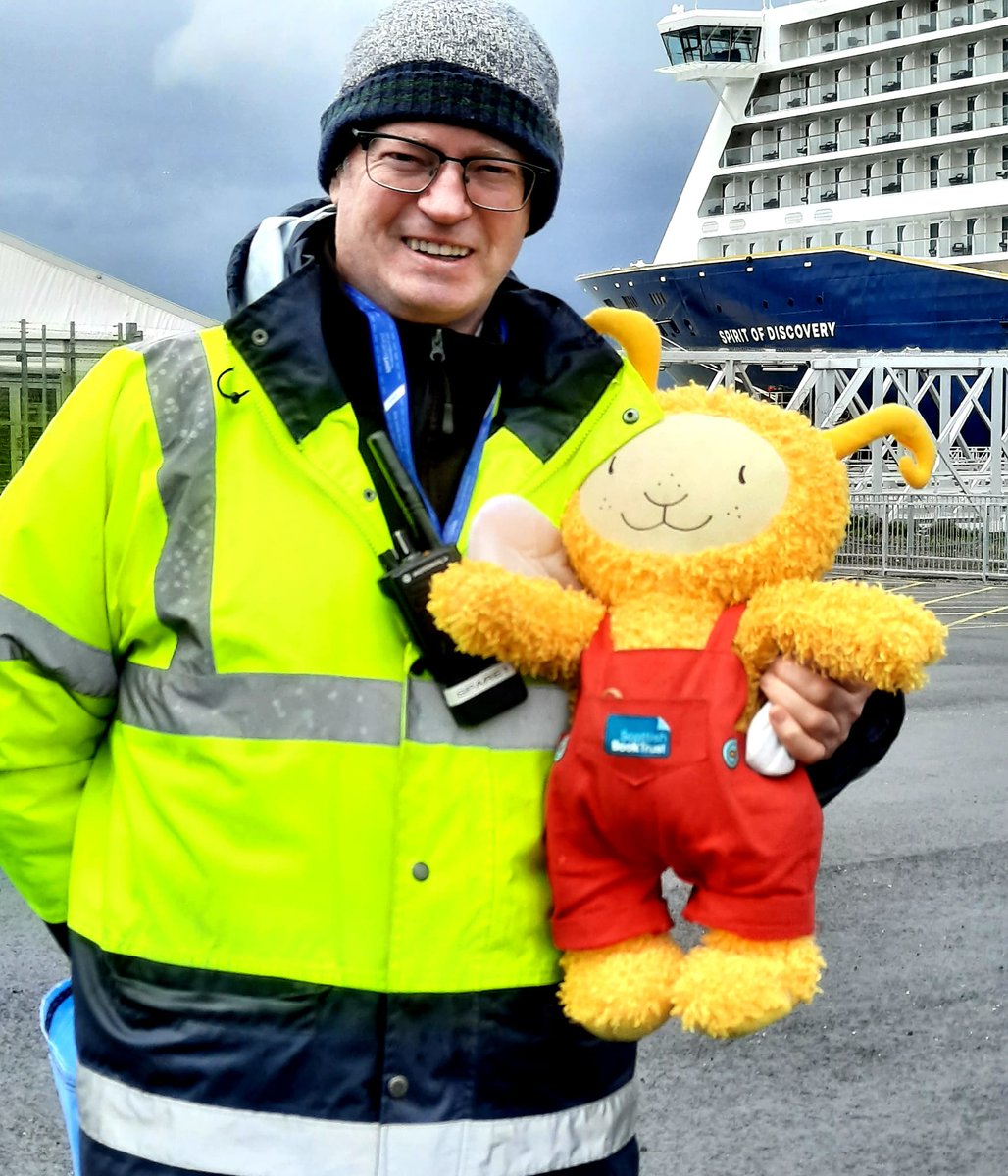 InverclydeLibs's tweet photo. 2/2
Bookbug was π at the #SpiritOfDiscovery cruise ship! π’
A big THANK YOU to Stevie from the #OceanTerminal for taking Bookbug for a closer look!
We hope all the passengers on the Spirit of Discovery are enjoying their big journey!
#BookbugWeekInInverclyde #BookbugWeek https://t.co/VQXv7G535J