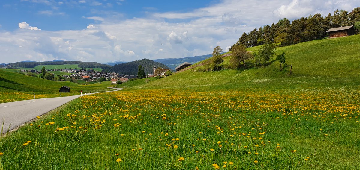 Kastelruth im Frühjahr 2022: seiseralm-schlerngebiet.com/schlerngebiet/…
