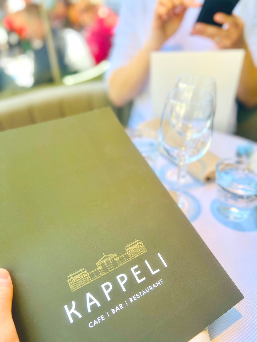 JoakimInnila's tweet photo. Espan svengaavia kevättunnelmia kera hyvän ystävän jälleennäkemisen. Uudistettu #Kappeli teki vaikutuksen ja #EspanLava tarjoili live-elämyksen.🎶
#kevät #myhelsinki @HOKElanto @sryhma #ravintolat #ravintolaklassikko #myhelsinki @myhelsinki #vapaaaika #kaupunkikulttuuri https://t.co/7oSOHwLBGw