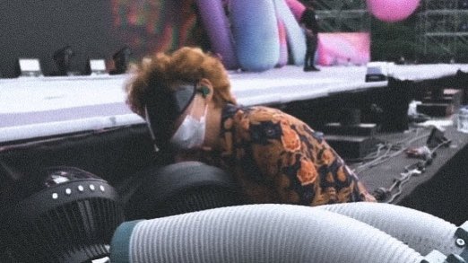 taeteland's tweet photo. this fit on him 🔥 he’s so fine https://t.co/6OZBlXjY5D