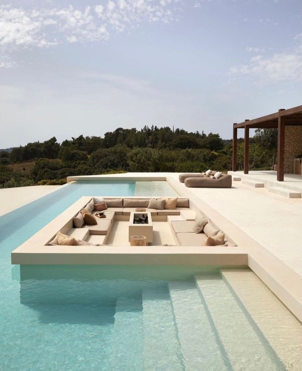 Amazing pool set up and views
#poolside #outdoorfurniture #pooldecor #Amazing