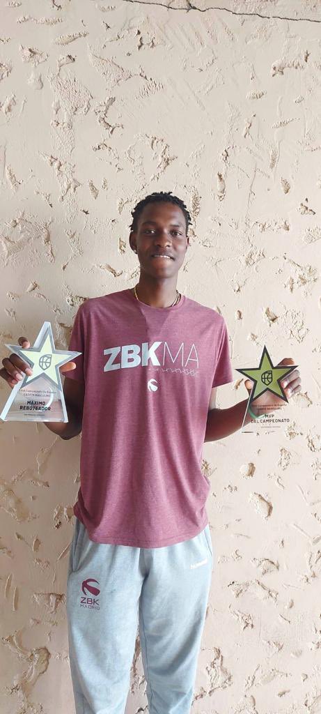 Muy contento por él, Paulo ha sido Máximo reboteador y MVP del #FEBCadeteM2022 con <a href="/CBZentro/">Zentro Basket Madrid</a>. Excelente trabajo de todos los entrenadores y responsables de <a href="/CBZentro/">Zentro Basket Madrid</a>. Le conocí en Angola y me alegro muchísimo por su evolución aquí 🇦🇴