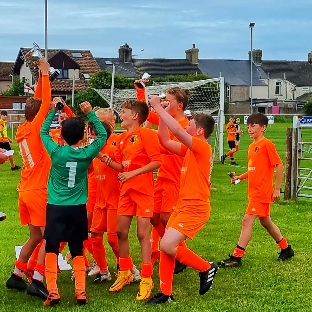 bono1712's tweet photo. 2 cups playin a year up... great set of lads @ccfcjuniors @crooklandsfc 🍊⚽️🏆 https://t.co/mg4C3S0xiY