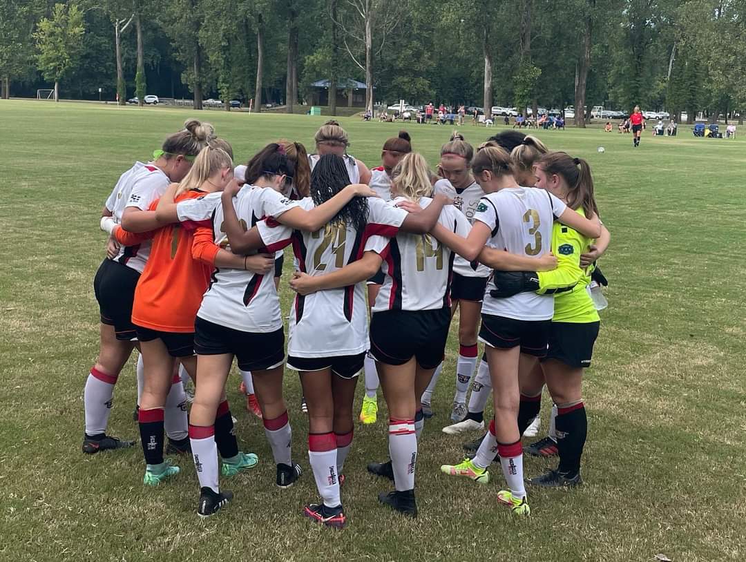 achandler3202's tweet photo. Last weekend's banquet was the last time we would be together as a team. I've played with most of these ladies for 7 years. Together   we've experienced wins, losses, ups, downs, laughs and tears and I wouldn't change any of it. I will forever cherish the memories. 
❤️05G Stevens https://t.co/Zq8QQORpJ4