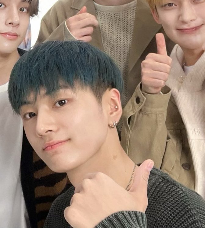 0420MEDIA's tweet photo. JAY TODAY OHMYGOD 😭 https://t.co/E9fmjm6H58