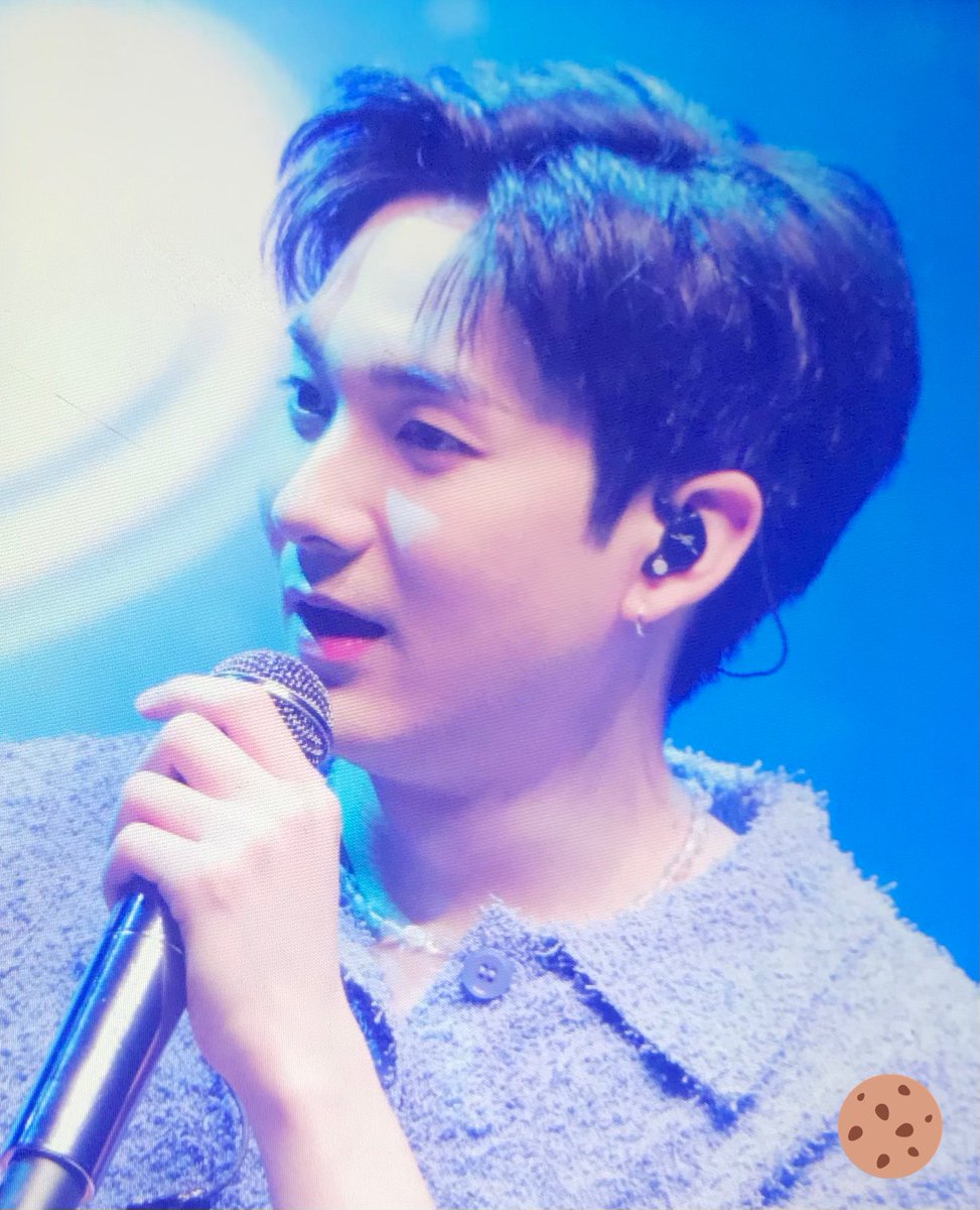 your_chocochip's tweet photo. 220521 푸른달 스무하루 프리뷰
#NUEST #뉴이스트 #아론 #곽아론 #AARON

담에 꼭 콘서트 열어주기..(더 넓은 곳에서..) https://t.co/8sEN6HIoAx