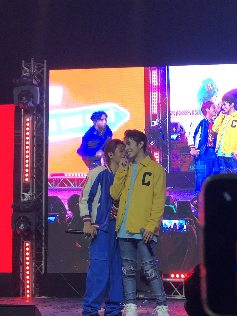 liz (@meowaken) on Twitter photo 