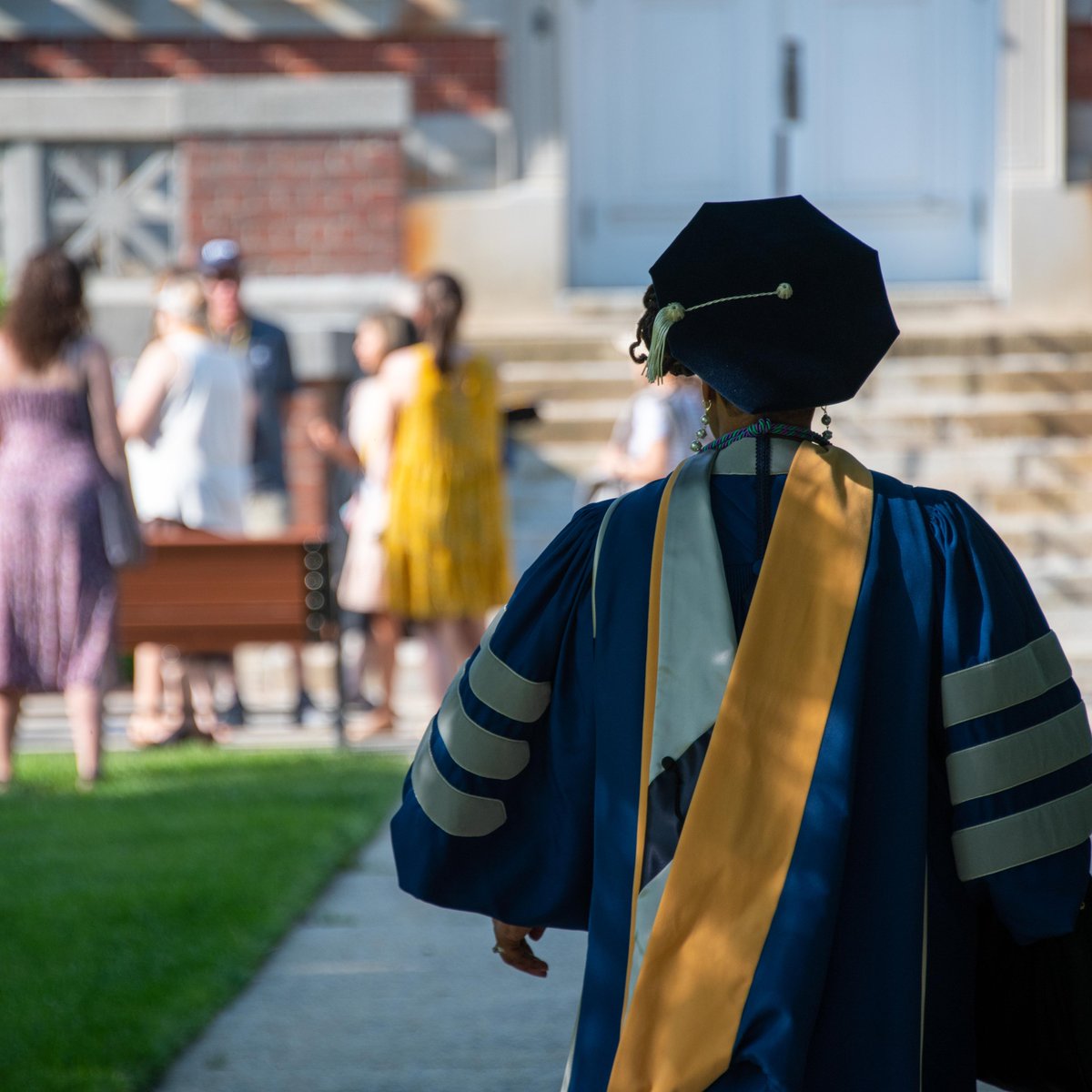 Hood College tweet media
