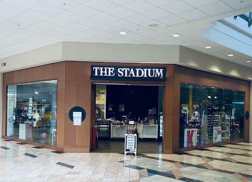 FlorenceMall's tweet photo. Have you checked out The Stadium? 👀 Offering sports memorabilia, hot dogs, popcorn, nachos, pop, water, sports drinks, and chips. 📍 Located on the lower level at center court. https://t.co/wNuL4TW2Dg