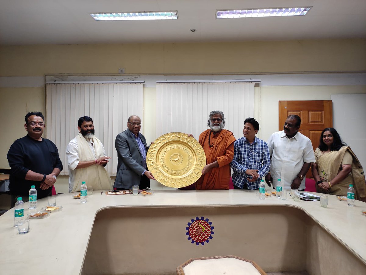atmanambi's tweet photo. Swami AtmaNambi was honoured by Dr.Gopalan, Director and CEO, Bengaluru Composites Technology Park.
#SpiritualLeaderAtmanambi #ecology #socioeconomical #ecoeconomical #upanishaanandamandir #theLIVELIFE #MahaAshramWorld #UAM #hrdsindia https://t.co/RYGat38CBE