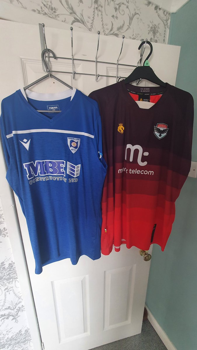 3BeersAndAMovie's tweet photo. It probably has a proper name but for all intent and purposes todays Cup Final between @cammelllairdfc &amp; @UpTheRavens should be called the @3BeersAndAMovie Cup.

Our loyalties are split.

Hope its a great game for fans and players.

#UpTheCammells
#FlyRavensFly https://t.co/pq8KZNHptR