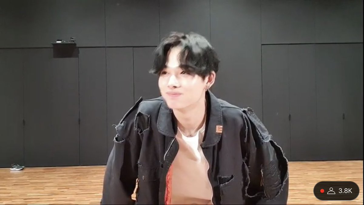 nishirapz's tweet photo. okay, now what did ni-ki saw ? 😭😭 https://t.co/yRX1LQyBUW