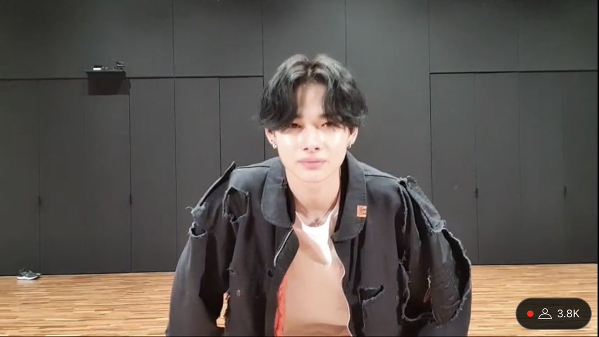 nishirapz's tweet photo. okay, now what did ni-ki saw ? 😭😭 https://t.co/yRX1LQyBUW