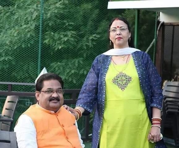 mishra_shyamraj's tweet photo. Happy anniversary to respected @pkvermahardoi &amp; respected @Premapkverma 

भगवान करे आप दोनों सदा खुश रहें,
आदर, सम्मान, और प्रेम प्रतिष्ठा जीवन में बहे।
💐💐💐🙏🙏 https://t.co/BW1ExZYIOp